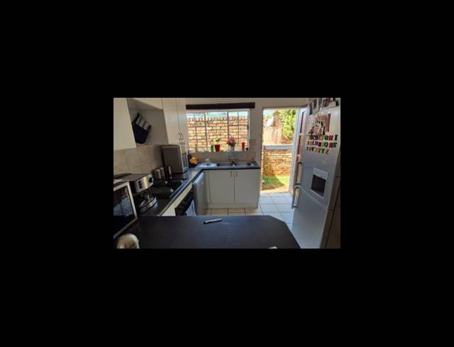 2 BEDROOM TOWNHOUSE FOR SALE IN HONEYDEW